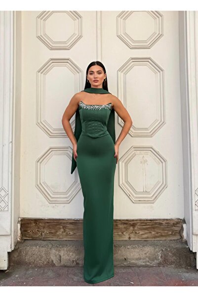 Modafeminen Rochie de seară Fish K croială cu detaliu de eșarfă din țesătură elastică brodată cu piatră 583340 EMERALD