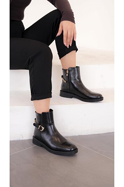 KRISTE BELL Cindy Original Imported Women's Boots with Back Chain Detail Black