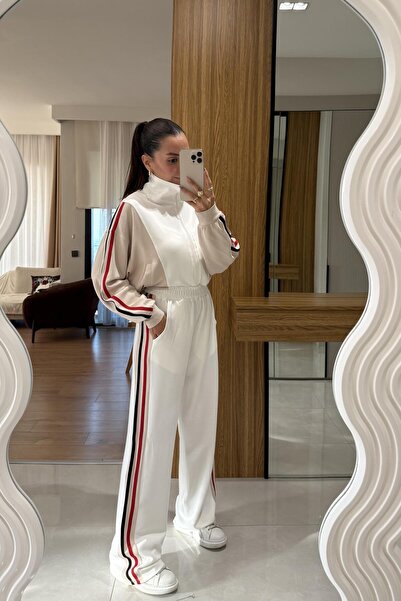 Gizem Ecemiş Mellow Beyaz Kenarları Şeritli Eşofman Takımı