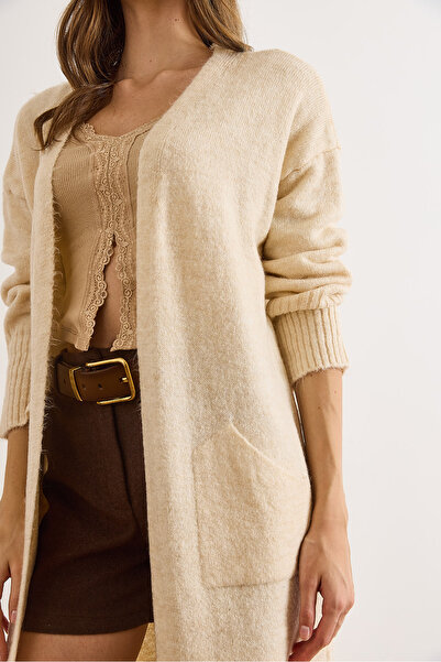 Olalook Kadın Ekru Cepli Yumuşak Dokulu Midi Triko Hırka HRK-19000438