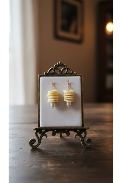 Lu Atelier Ivory Pearl El Yapımı Polimer Kil Küpe – Krem Spiral Form ve İnci Detaylı