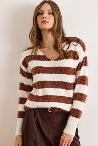 Olalook Kadın Kahverengi Ekru V Yaka Çizgili Sakal Triko Kazak KZK-19001041