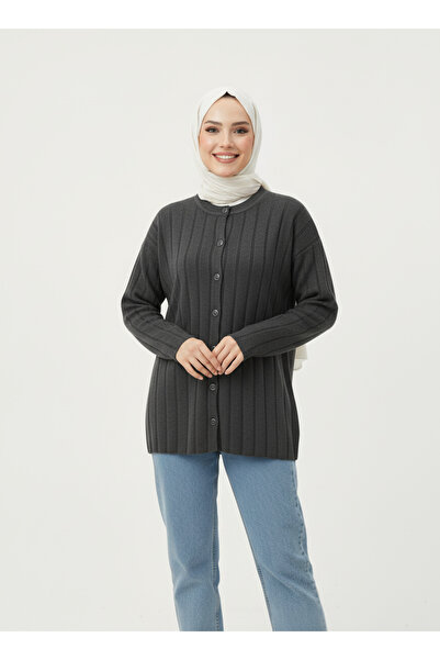 BENAHOLL سترة تريكو ذات أزرار مفرغة ذات خطوط ذاتية الصنع من بيمينا - KR5004 أ...