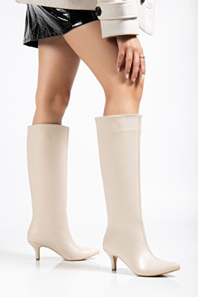 infon shoes creation SYT-2025 Γυναικείες μπότες καθημερινά με λουστρίνι σε μπεζ χρώμα