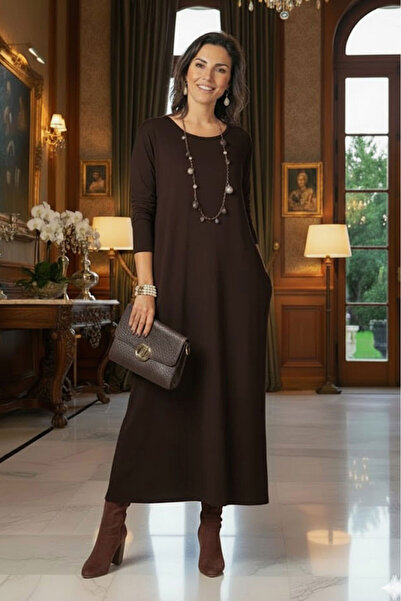 Nevin Kaya Moda Καφέ φόρεμα από χτενισμένο βαμβάκι με κρυφή τσέπη που κάνει το σώμα να φαίνεται λεπτότερο