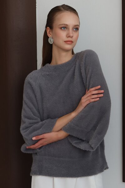 VAGGON Women's Gray Crew Neck Wide Sleeve Soft Sweater Vs01432
