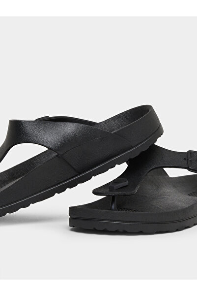 Styli Men Toe-Grip Sandals with Buckle Detail