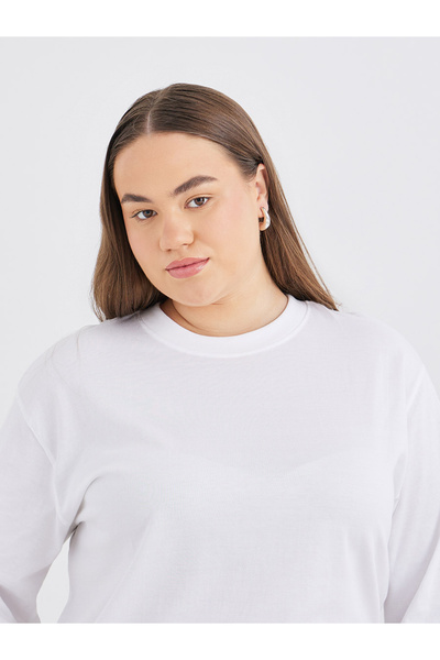 Styli Plus Size Graphic T-Shirt with Dropped Shoulder