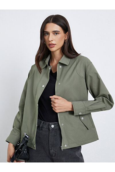 Styli جاكيت أخضر بقصّة عادية وأزرار وسحّاب
