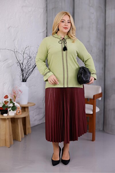 Siyezen Plus Size Ruffled Soft Blouse