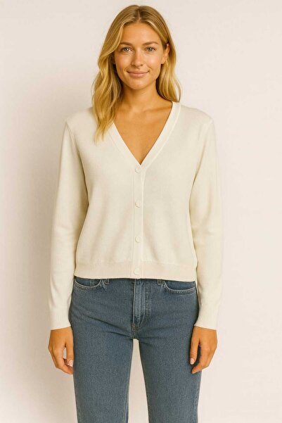 VAKKUM HIRKA DÜĞMELİ BEYAZ
