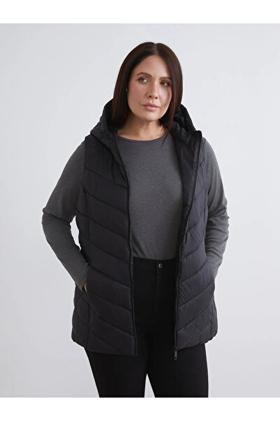 LC Waikiki LCWAIKIKI Classic Siyah Kapüşonlu Kadın Şişme Yelek