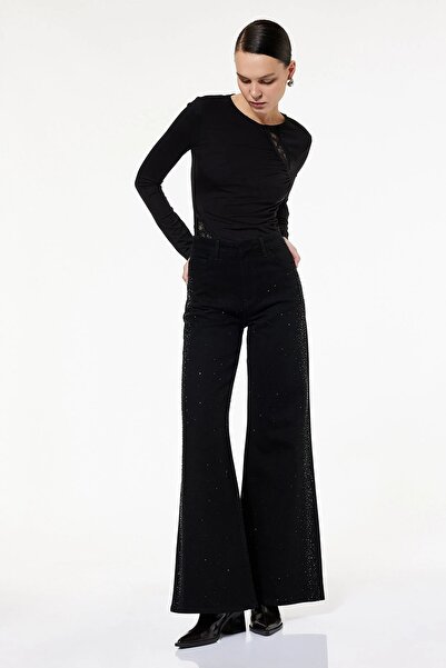 Koton Kadın X Sibil Çetinkaya - Taş Detaylı Çıtçıt Düğmeli Cepli Geniş İspanyol P