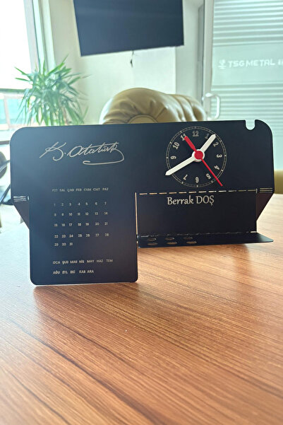 TASAGRAM Kemal Atatürk İmzalı Metal Masa Saati ve Takvimi