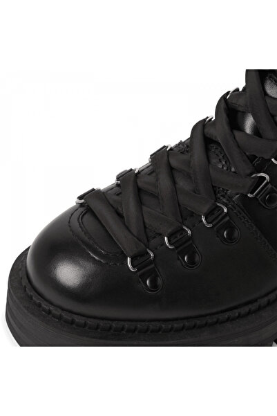 Tamaris Black lace-up boots with thick sole