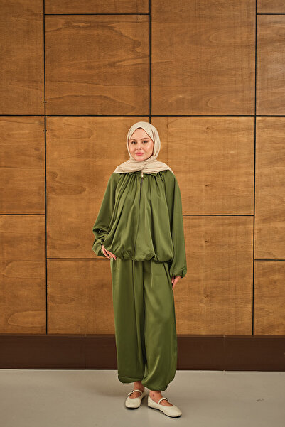 LOCCO Women's Hidden Zipper Detail Suit Green