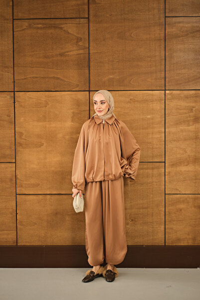 LOCCO Women's Hidden Zipper Detail Suit Camel