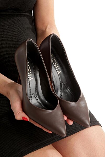 Y ESMA Stiletto Brown Leather - Medium Thin Heel, V-Shaped Toe Low-Cut Women's Shoes