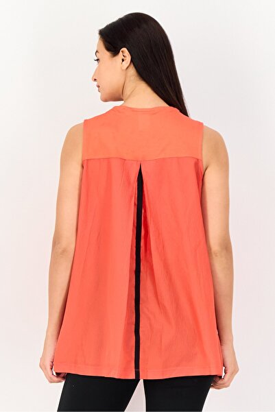 Nike Women Sportswear Fit Sleeveless Training Top, Red