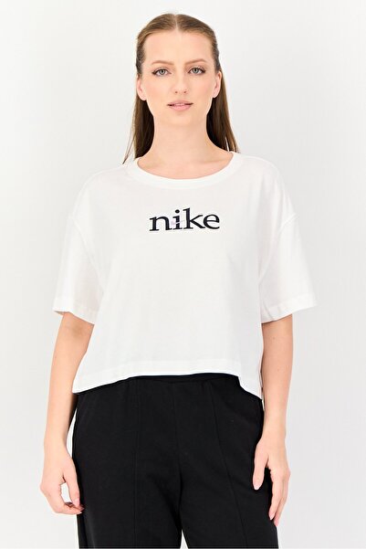 Nike Women Loose Fit Short Sleeve Outdoor T-Shirt, White