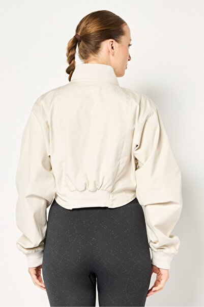 Nike Women Sportswear Fit Long Sleeve Outdoor Crop Jacket, Cream