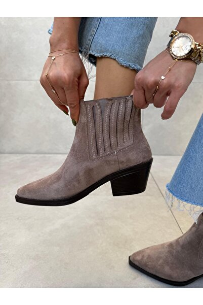 Elvinin Tarzı Sosa Vizon Süet Esnek Lastik Detaylı Kısa Kadın Bot