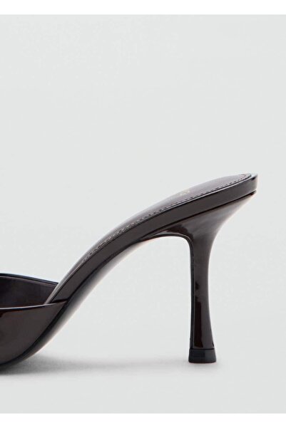 MANGO Woman Rugan topuklu sandalet