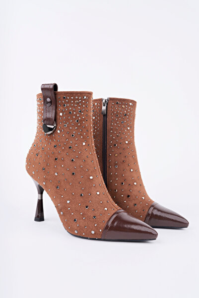 Women Lay-z Γυναικείες μπότες με τακούνι με μυτερή μύτη με πέτρινη λεπτομέρεια σε εμφάνιση λουστρίνι 9,5 εκ. Λεπτό τακούνι Κομψό σχέδιο