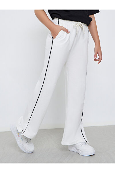 Styli Teens Off White Wide Leg Joggers with Side Piping