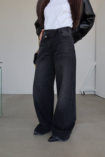 Özge Özgenç Buy Asymmetrical Buttoned Wideleg Jeans