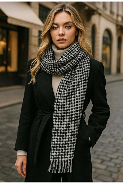 Zeynep Keskin Design Women's Houndstooth Scarf
