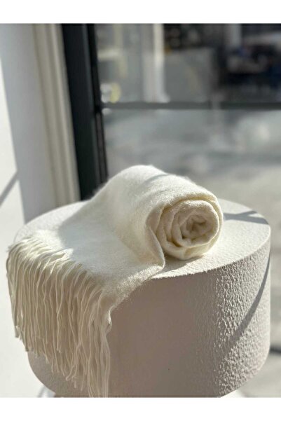 Zeynep Keskin Design Women's Basic Ecru Tasseled Boucle Scarf - Shawl