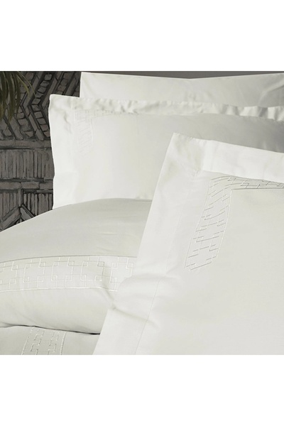 Talis Luxe Ecru Lingerie (Satin Deluxe)