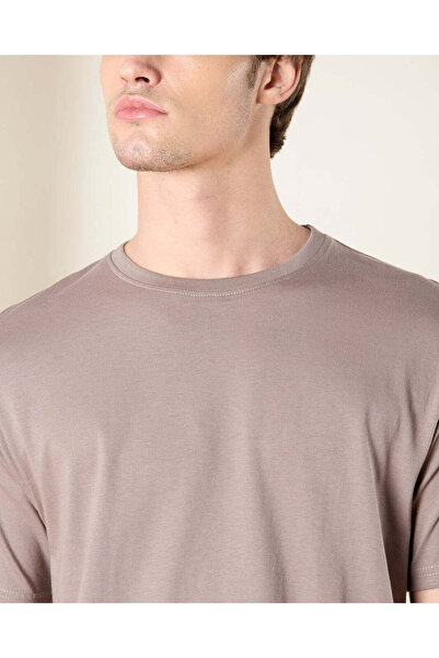 REDTAG Men Grey Solid T-Shirt