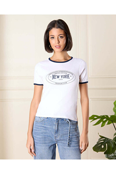 REDTAG تي شيرت نسائي عاجي مطبوع