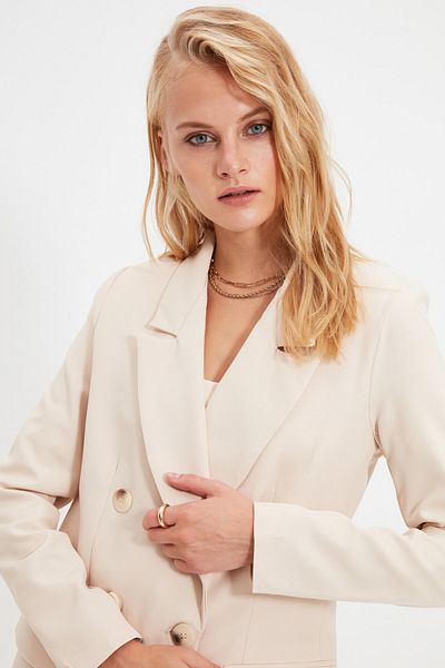 Trendyol Collection Beige, übergroße, gefütterte Blazerjacke aus Webstoff TWOAW20CE0130