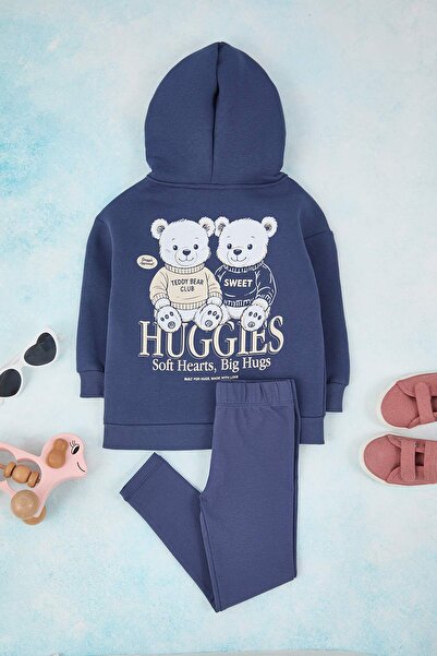 TRENDYOLKIDS طقم أزرق مطبوع سميك/مع فرو داخلي K بغطاء رأس O قصة فضفاضة للأطفال من الجنسين محبوك من الأسفل - من الأعلى TKDAW26AU00042