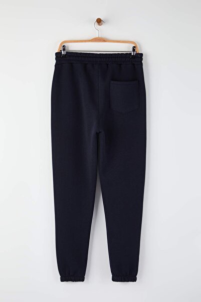 Trendyol Collection Μπλε ναυτικό κεντημένο κανονικό κομμένο παντελόνι με ελαστικό κορδόνι στο κάτω μέρος από φλις εσωτερικά TMNAW22EA0346
