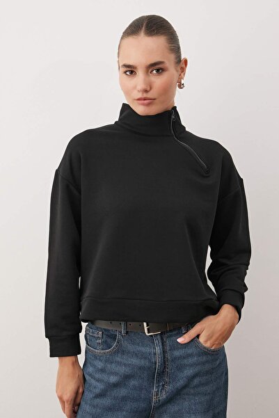 Trendyol Collection Black Stand Collar Asymmetric Zipper Detail Regular Knitted Sweatshirt Twoaw26Sw00232