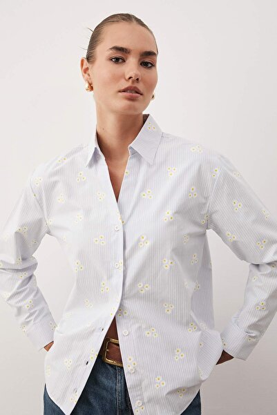 Trendyol Collection Cămașă țesătă oversize din bumbac cu dungi albastre cu imprimeu floral TWOSS23GO00373