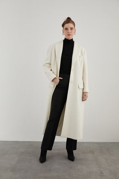 GİZİA Önü Düğmeli Arkası Yırtmaç Çıtçıt Detaylı Midi Boy Rahat Kesim Ekru Kaban