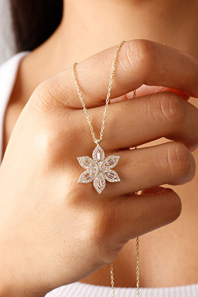 SARIASLAN 14 Ayar Altın Renginde 925 Ayar Gümüş Baget Taşlı Lotus Çiçek Kolyesi