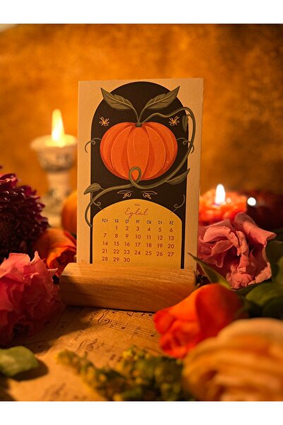 NONA 2026 Standlı Masaüstü Takvimi / Kartpostal Hediyeli / 10x15 Cm