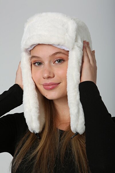BALIENTE Plush Women's Beret Hat - Ecru with Faux Fur and Headphones