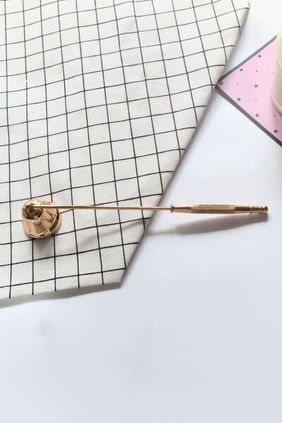 Chavin Paslanmaz Çelik Gold 24 cm Dekoratif Çan Dizayn Saplı Mum Söndürücü cin818sr