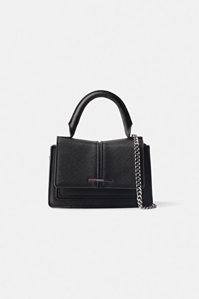 Bershka Dokulu çapraz askılı çanta