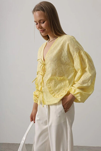 DEAG Heart Detailed Tie-Up Brode Blouse Bee