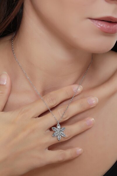 Bijuty قلادة لوتس نسائية - لون فضي - (مع هدية مفاجئة)