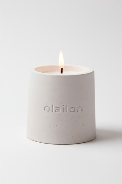 Conical Design Oriental Scented Concrete Candle