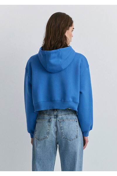 Mavi Patch Logo Kapüşonlu Crop Sweatshirt 1S10305-70885